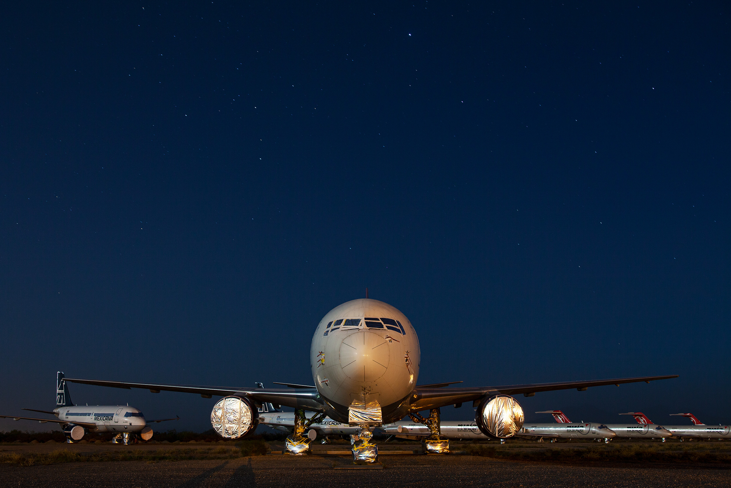 737 at night - Steve Craft Photography - Phoenix Arizona Aviation Photographer