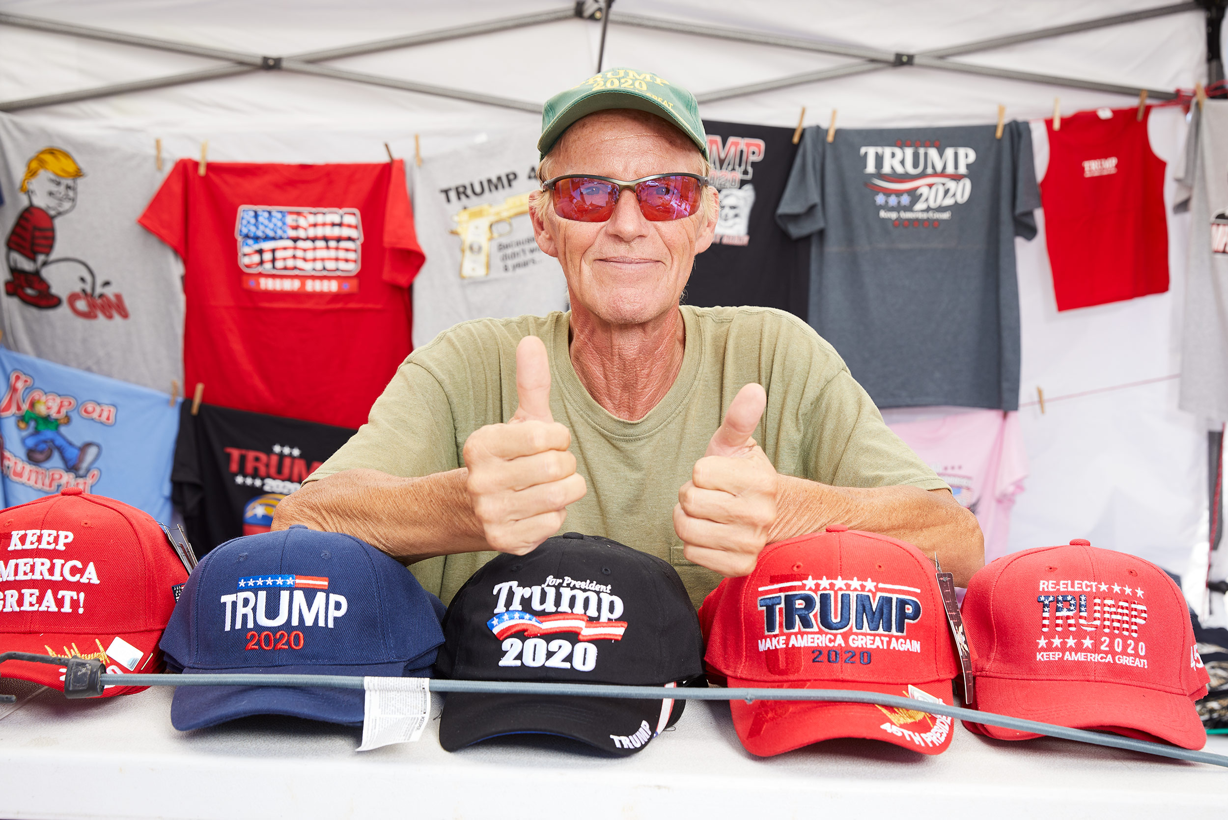 Trump vendor  - Steve Craft Photo - Assignment Photographer Phoenix Arizona